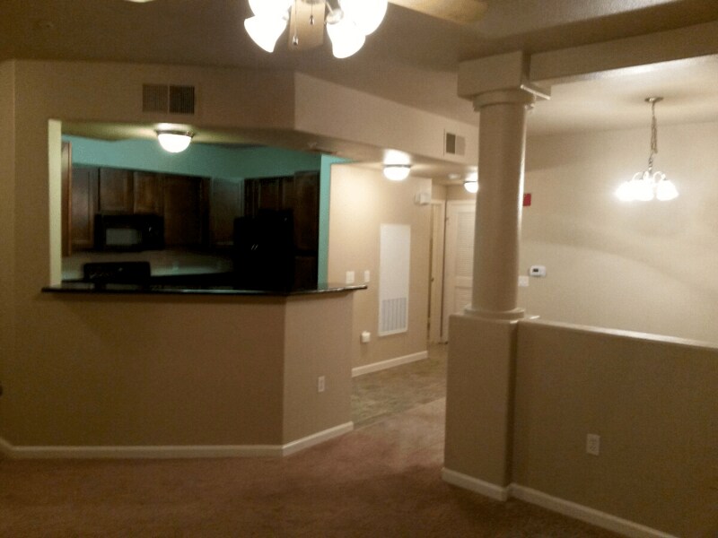 Building Photo - 900 Danbrook Dr