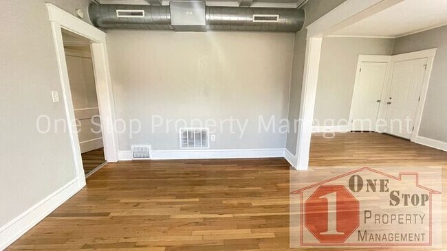 Foto del edificio - Beautiful 3 Bedroom 1 Bathroom Home in Kansas City!