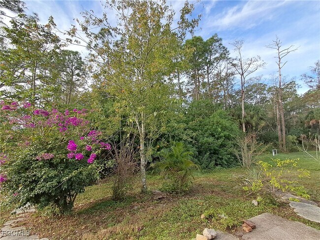 Foto del edificio - 135 Greenbriar Blvd