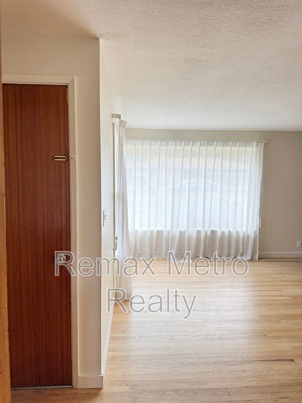 Foto del edificio - 5622 Beverly Ln