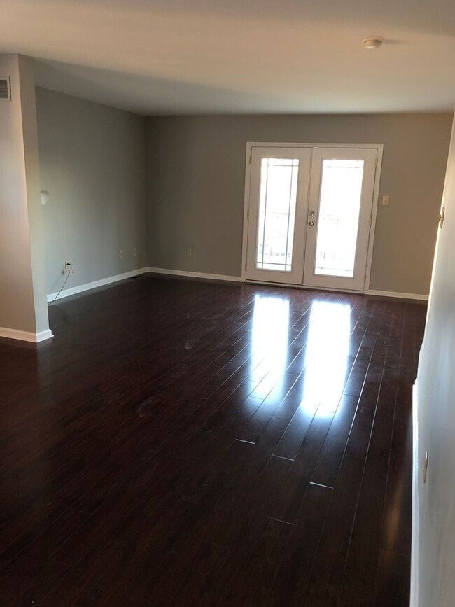 Photo - 2 bedrrom + basement Townhouse with Waterv...