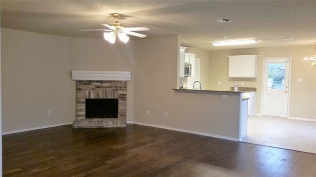 Building Photo - 4410 Courtside Dr