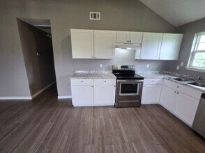 Building Photo - 998 Cypress Lakes Cir