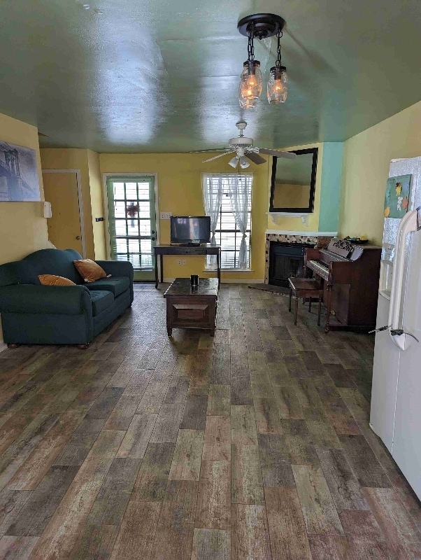 Foto del edificio - 4360 Stumberg Ln