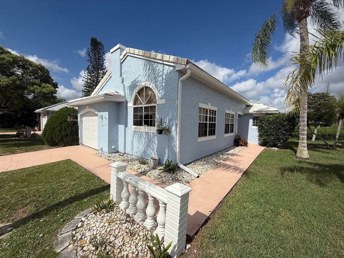 Primary Photo - 3 bedroom 2 bath NE Palm Bay