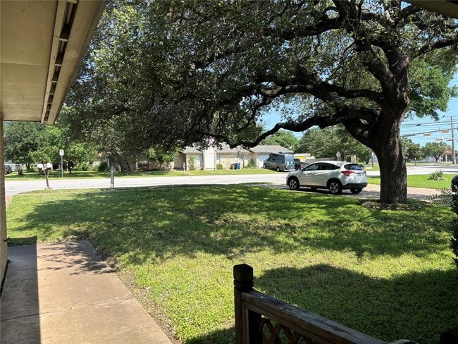 Foto del edificio - 11905 Oak Knoll Dr