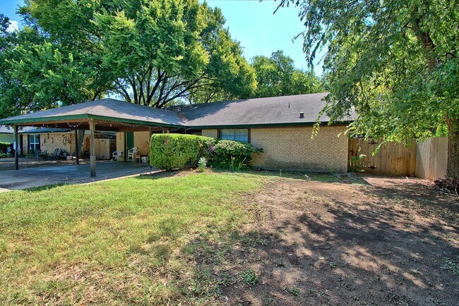 Building Photo - QuailField 9303