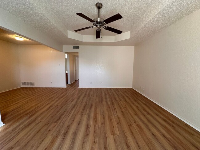 Foto del edificio - Available now! Nice 2 Bedroom, 2 Full Bath Duplex Located in Saginaw.
