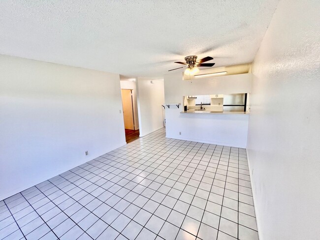 Building Photo - Cliffside Village at Waipio: 2 bedroom/2 b...
