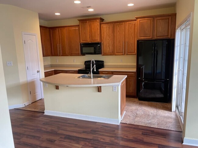 Building Photo - 2161 Shady Pond Dr