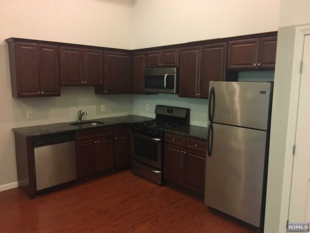 Building Photo - 57-69 Westervelt Avenue, Unit 206