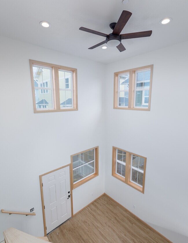 658 NW Coast St, Newport, OR 97365 Townhome Rentals in Newport OR