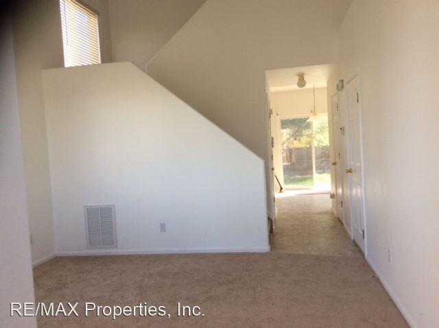 Foto del edificio - 3 br, 3 bath House - 3915 Springs Ranch Dr.