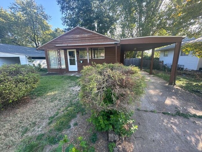 3 Bedroom, 1 Bath House on Cul De Sac! - 3 Bedroom, 1 Bath House on Cul De Sac!