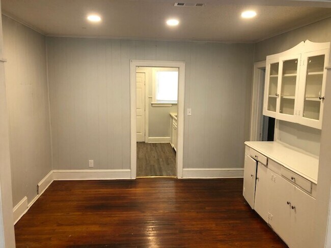 Building Photo - Remodeled Highland Duplex