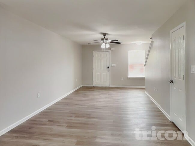 Building Photo - 4936 Broad Leaf Ct