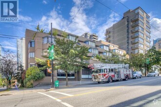 Building Photo - 1455-1455 Robson St