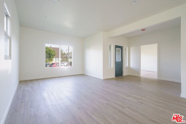Foto del edificio - 2896 W 14th St