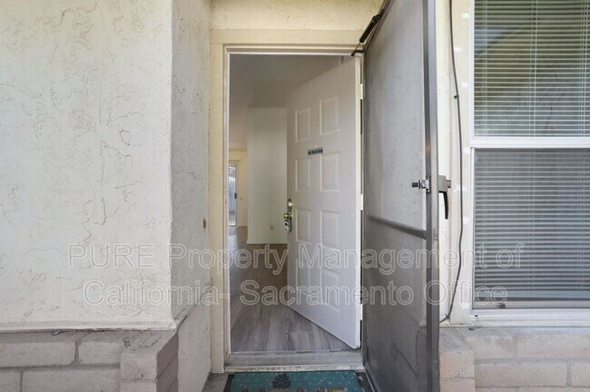 Foto del edificio - 1732 Klamath River Dr