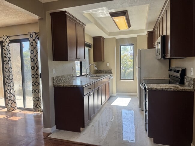 Foto del edificio - 7380 Park Ridge Blvd