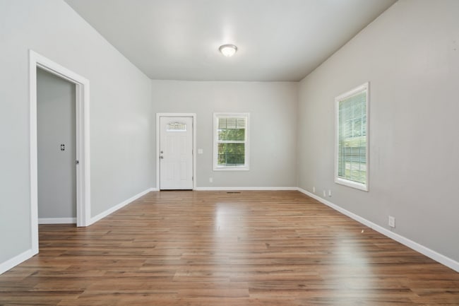 Building Photo - 516 W Martin St