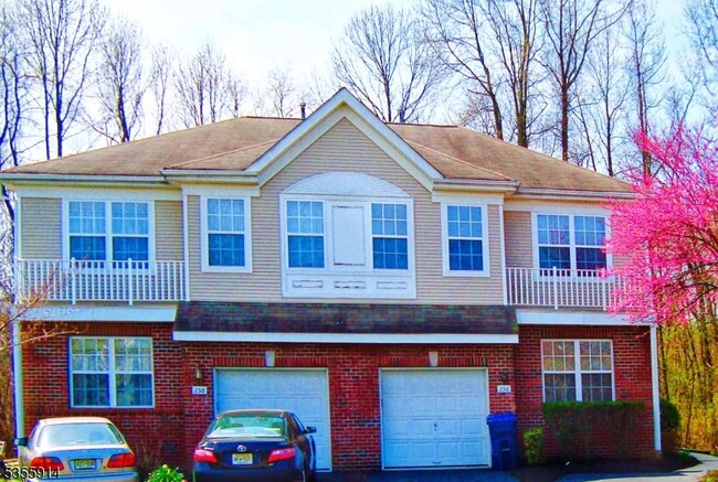 Building Photo - 256 Fountayne Ln