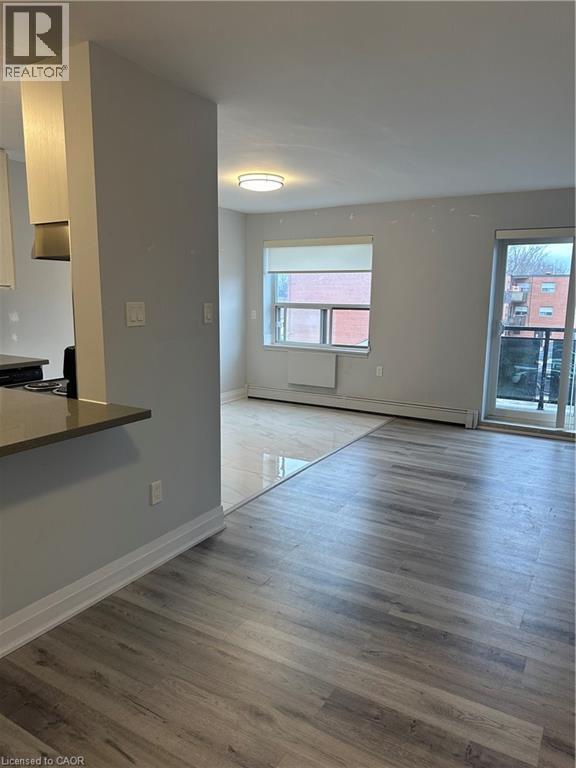 Building Photo - 579 Clare Ave