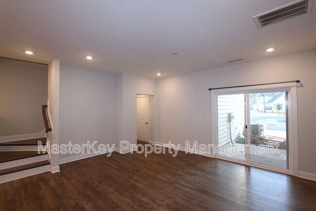 Foto del edificio - 1328 Farm Pond Trail