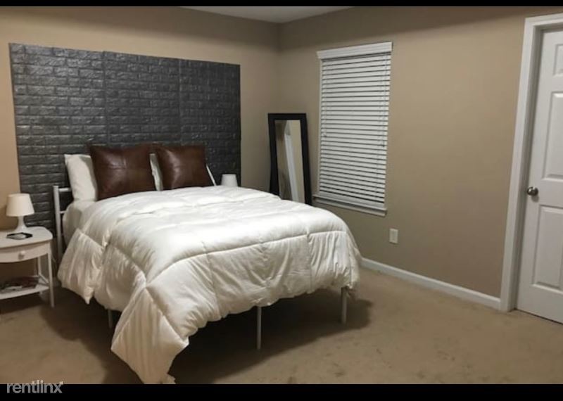 Foto principal - 5 br, 3 bath House - 3464 Augusta st.