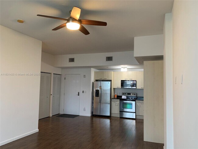 Foto del edificio - 1350 NW 8th Ct