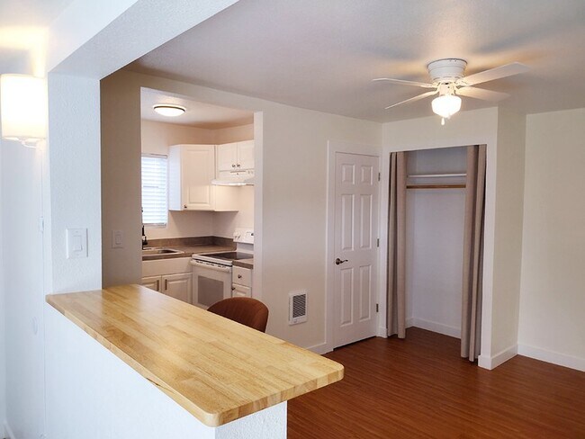 Foto del edificio - 445 SW 7th St