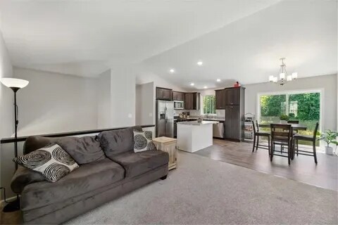 Foto del edificio - 353 66th St SW