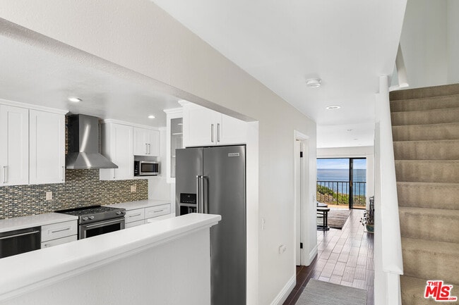 Building Photo - 6824 Las Olas Way