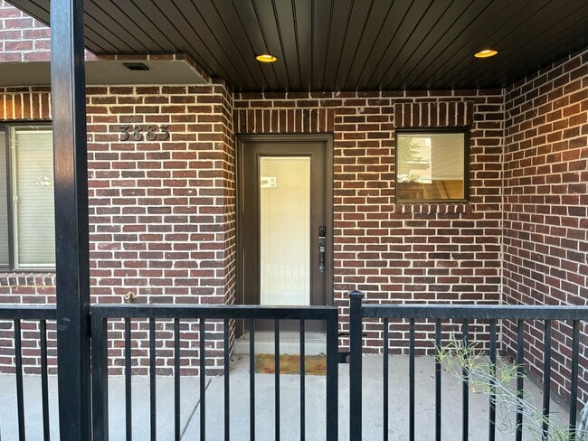 Building Photo - 3883 Komenda Ct