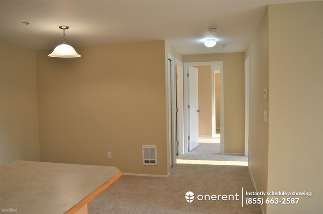 Building Photo - 2 br, 2 bath Apartment - 11915 Roseberg Ave S