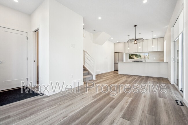 Building Photo - 13516-13115 115 Ave NW