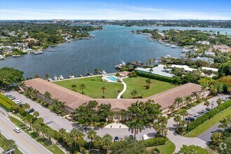 Building Photo - 478 Tequesta Dr