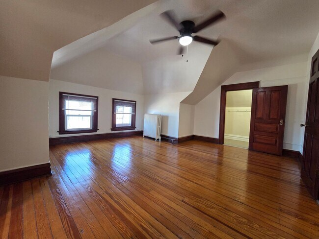 Building Photo - King George