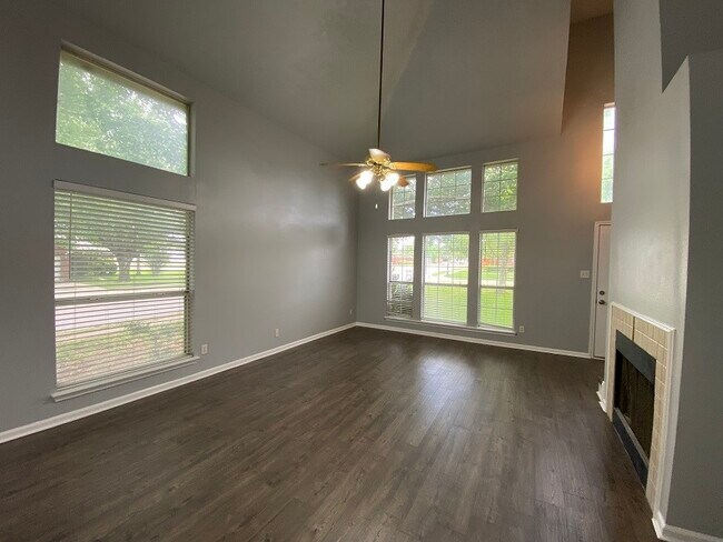 Foto del edificio - 1821 Southeastern Trail