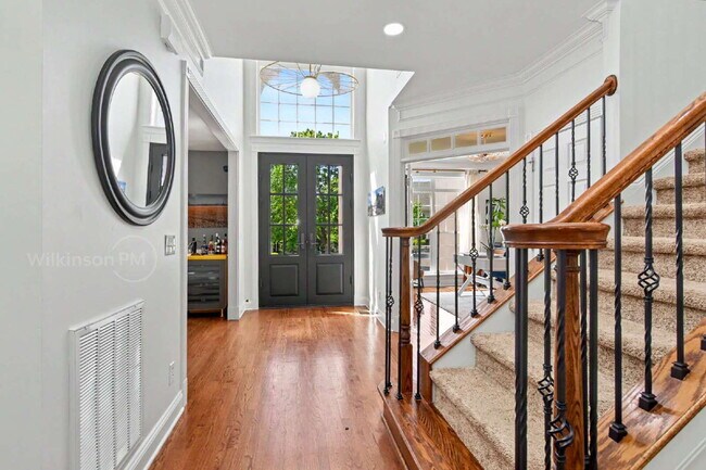 Foto del edificio - The Finest Furnished Upscale Executive Home, an Exquisite Luxury Rental, in Tega Cay for the Disc...