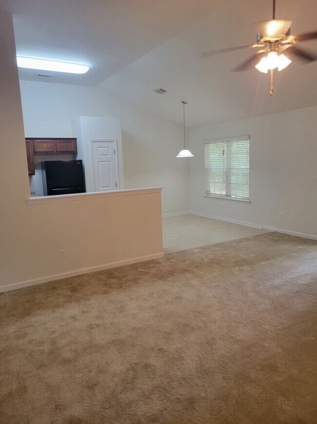 Foto del edificio - 106 Five Oaks Ct