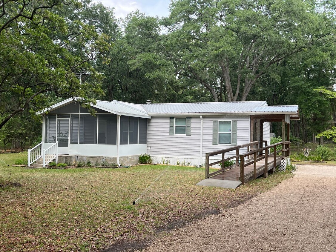 Foto principal - Cozy 2BR/2BA Vintage Mobile Home for Rent ...