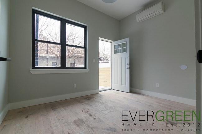 Foto del edificio - 81 Central Ave