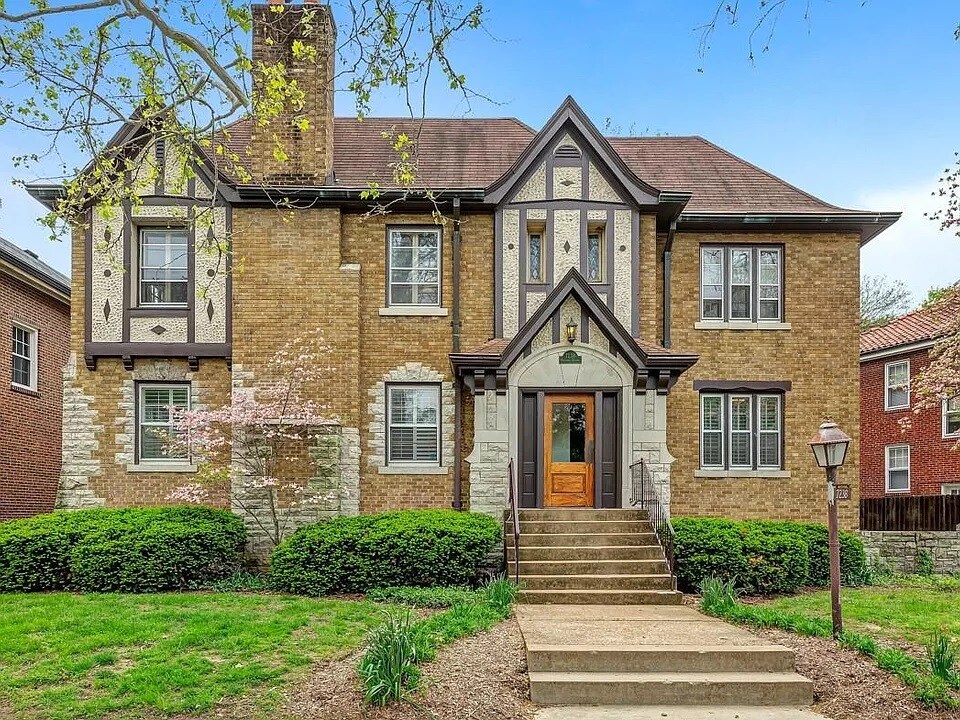 Primary Photo - 7238 Pershing Ave