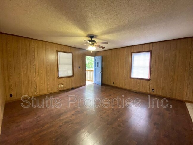 Building Photo - 3567 Blue Rd