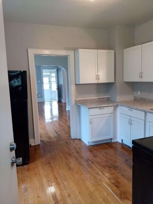 Foto del edificio - 1732 S 76th St