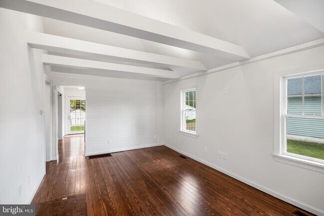 Building Photo - 14 Browning Ave
