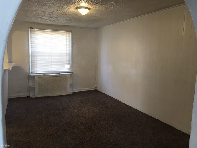 Building Photo - 3 br, 1 bath House - 5105 Chalgrove Ave