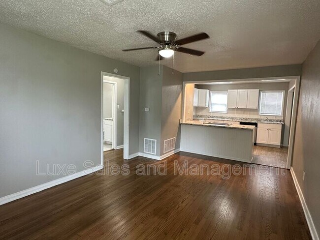 Foto del edificio - 306 E Key Blvd