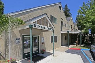 Regency Cove Apartments photo'